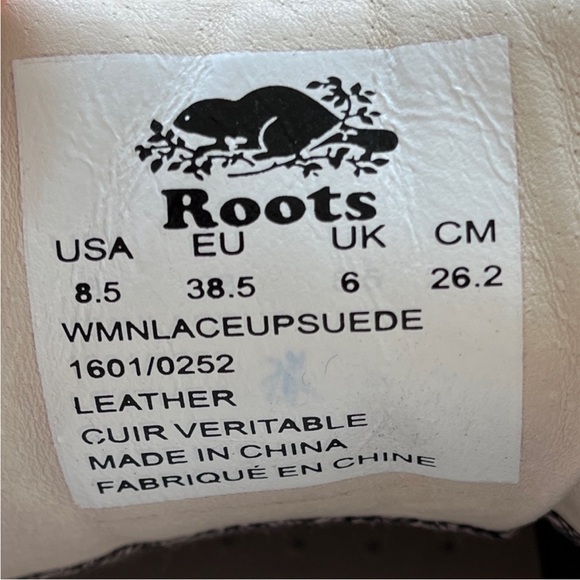 ROOTS Beige Suede Lace Up Sneaker Style Shoes White Sole - Picture 3 of 6